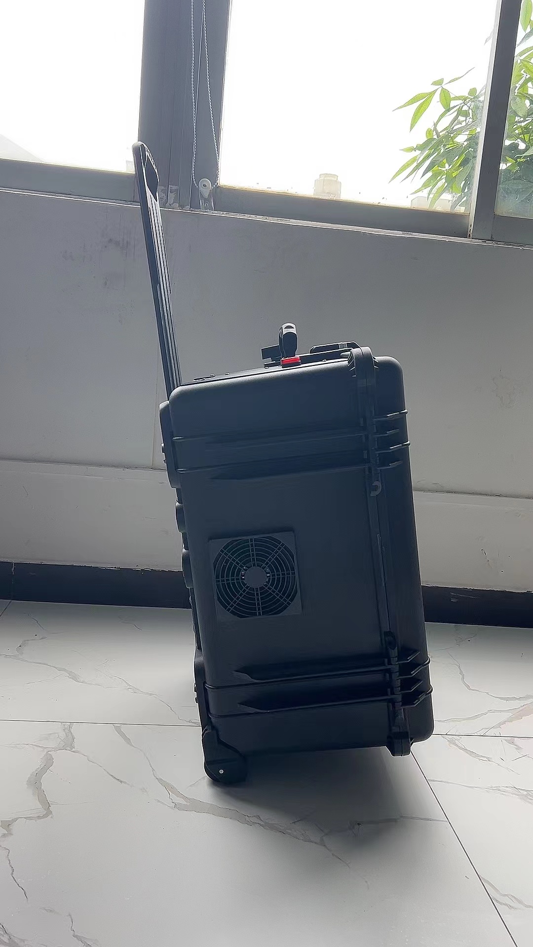 兰陵手拉箱型移动通信干扰器